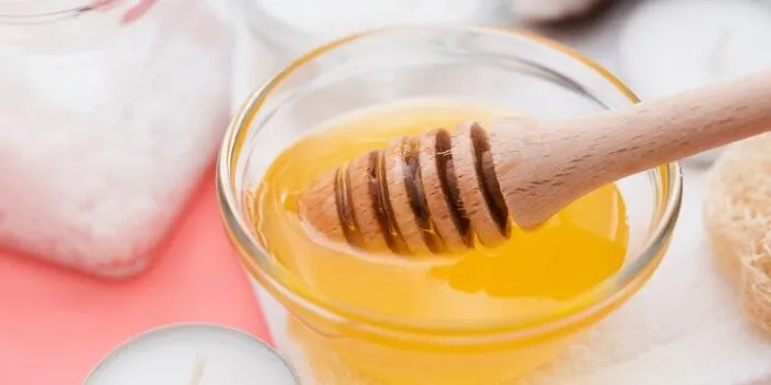 The benefits of honey for hair in detail